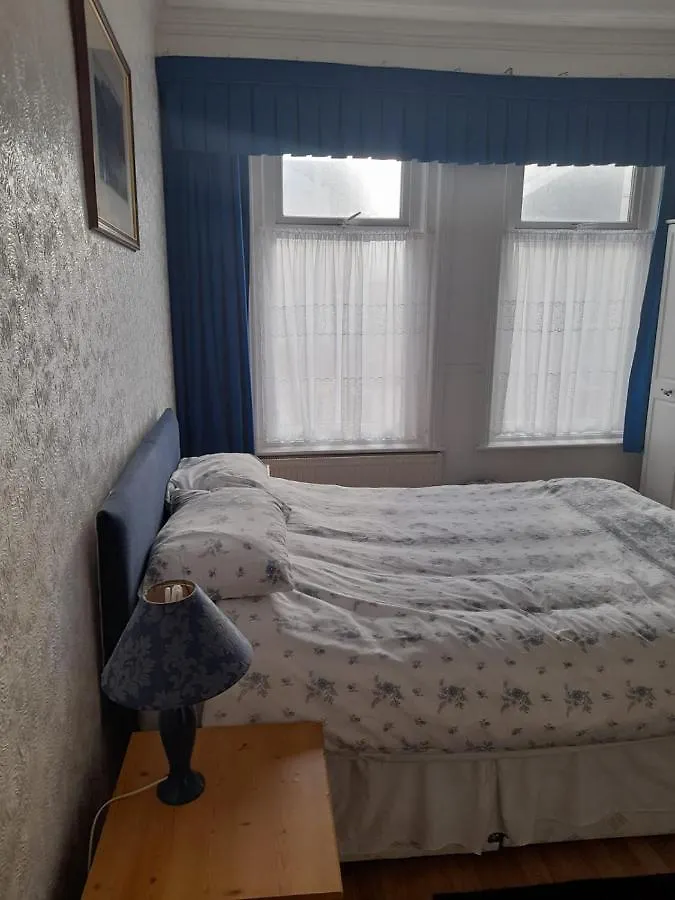 Guest house Glen House 1 Withnell Road Blackpool Hotel